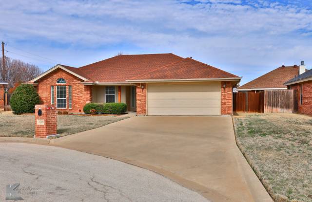 3/2/2 near Golf Course! photos photos