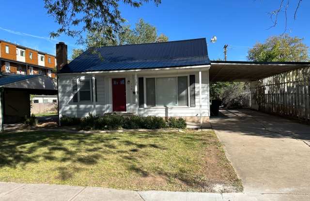 5 Bedrooms 2 Bathroom House! Large Yard and very close to SUU! - 158 North 700 West, Cedar City, UT 84720
