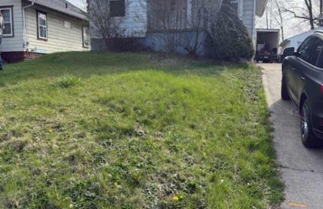 359 Booth Avenue photos photos