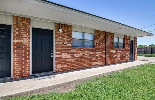 1709 Short Street - 1709 Short Street, Cleburne, TX 76033