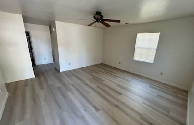 COMING SOON!! 2 bedroom 2 bath in Sacramento Gallery 4