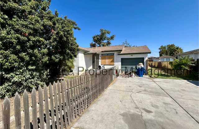 Cute 2 Bed/1 Bath N Bakersfield Home w/ RBP  Security Deposit Alternative Option photos photos