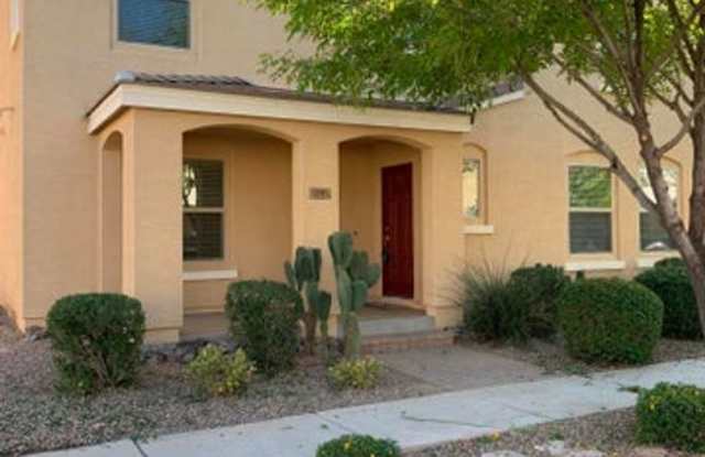 4 bedroom in Lyon's Gate photos photos