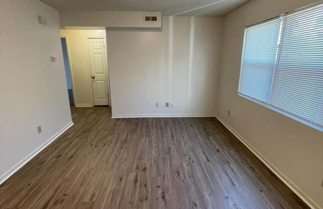 204 Cordell Circle Gallery 4