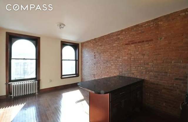422 Amsterdam Avenue - 422 Amsterdam Avenue, New York City, NY 10024