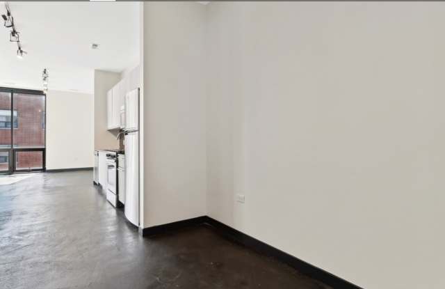 1645 N Milwaukee Ave Gallery 4