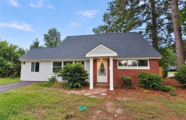 1801 S Lakeland Drive Gallery 1