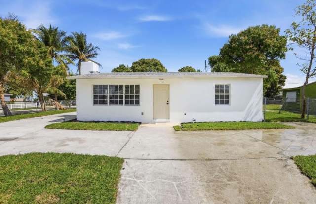 2312 Redwood Road photos photos