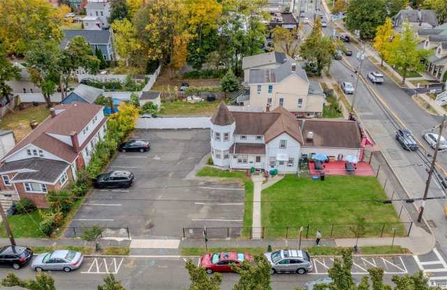 169 Sickles Avenue Gallery 3