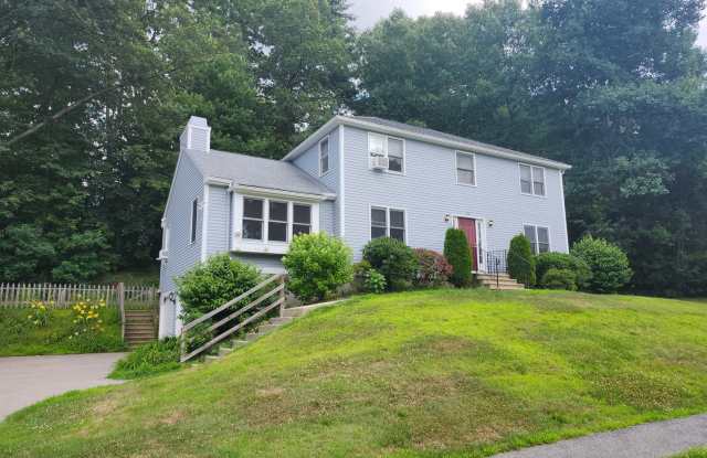 4 bedroom 2.5 bath Single Family in Shrewsbury photos photos