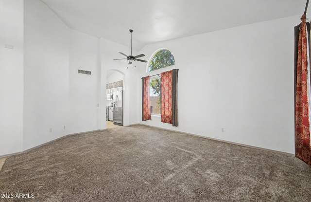 5215 W TONOPAH Drive Gallery 4