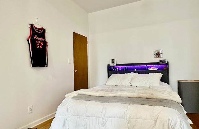 928 Amsterdam Avenue Gallery 3
