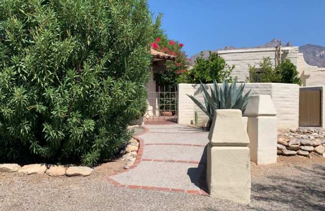 2600 E Skyline Drive Gallery 2