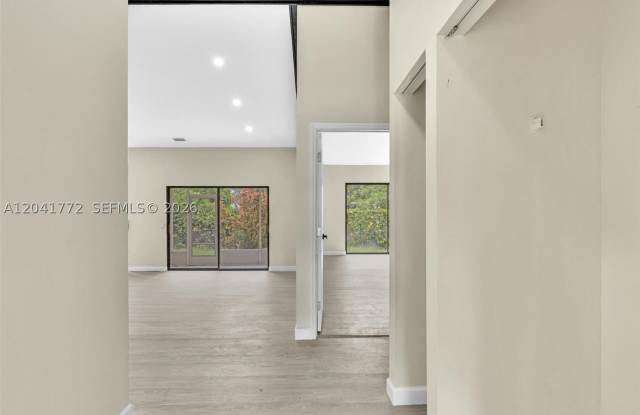 8813 Paradise Ct Gallery 4