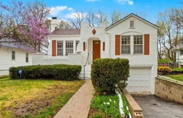 Large 2 bedroom for rent - 4144 Adams Street, Kansas City, KS 66103