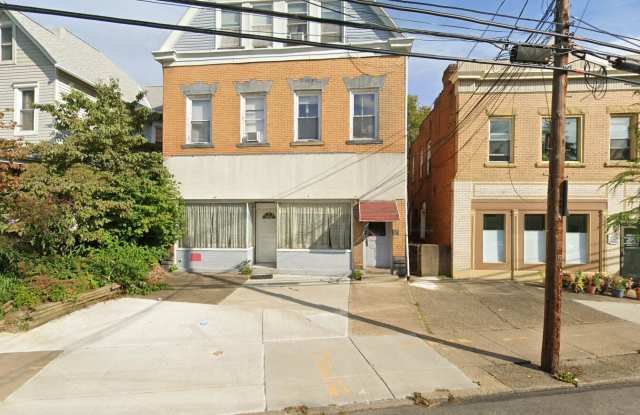 319 S Lang Ave Gallery 2
