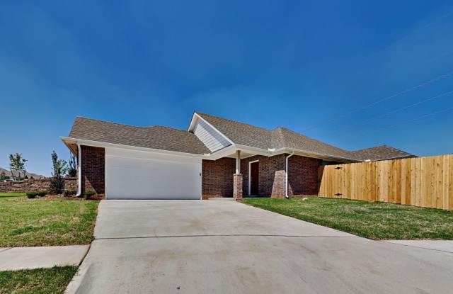 Very nice 2 bed 2 bath home in Edmond schools. Gallery 4