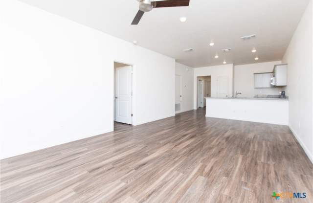 5815 Betty Lou Drive Gallery 3