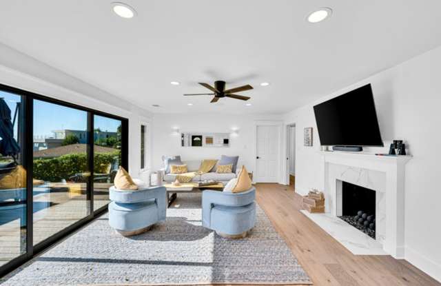 1948 Sunset Dr Gallery 2