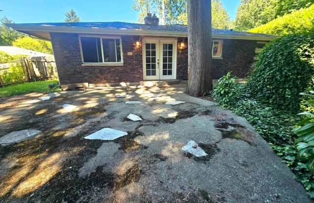 Bright and cozy 1 bedroom on Bainbridge - 5255 Lynwood Center Road Northeast, Bainbridge Island, WA 98110