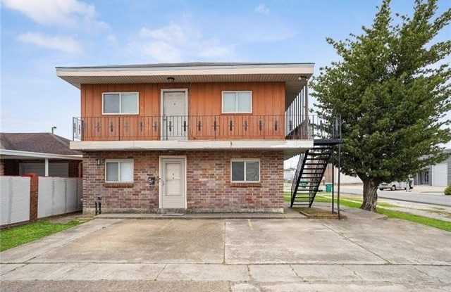 825 DAKIN Street photos photos