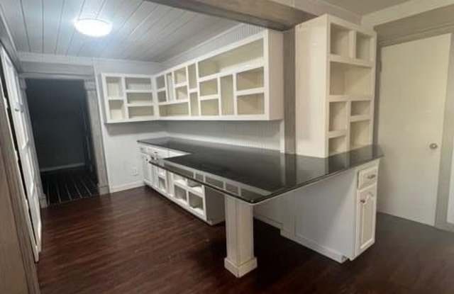 6026 Pleasant Gallery 3