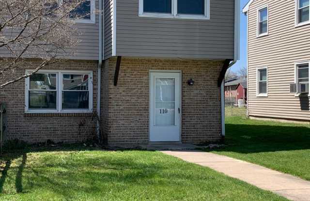 Newly renovated, affordable, 3 bed/1 bath end unit townhouse - 110 Buchanan Street, Chambersburg, PA 17201