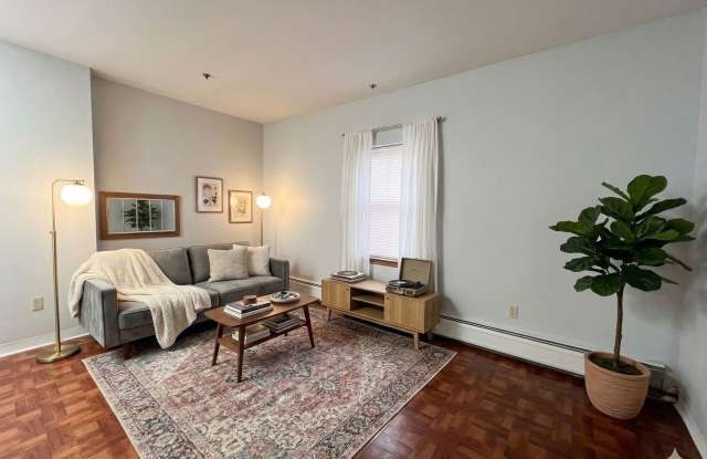 S0032 - 865 Broad photos photos