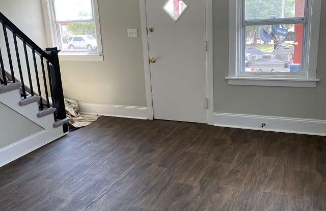 215 Ridge Road Gallery 1