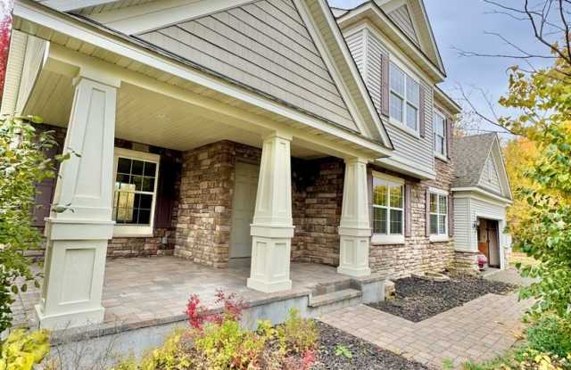 4 Bedroom Single Family Home in Forest Lake Gallery 3