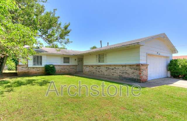 8814 NE 13th ST photos photos