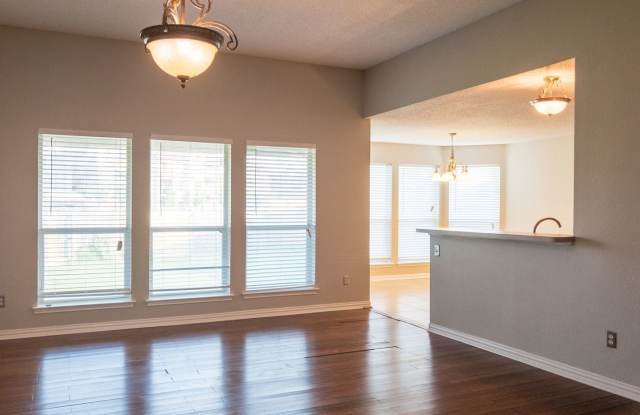 400 McMurtry Dr Gallery 4