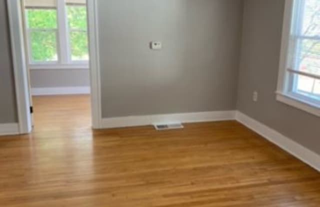 110 Trowbridge NE Gallery 3
