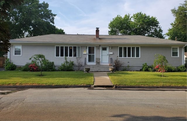119 Massachusetts Street - 119 Massachusetts Street, Cranston, RI 02920