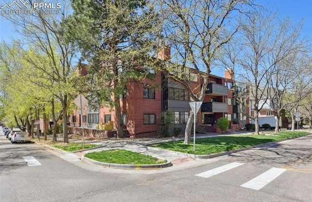CHARMING 2BD/2BA CAP HILL Condo! Garage Parking! photos photos