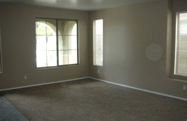 3329 W HONOR Court Gallery 4