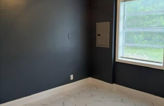 3056 FORD Road Gallery 2