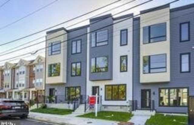 2514 ELVANS Road SE photos photos