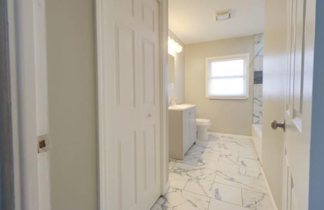 Gorgeous 3 Bedroom, 2 Bathroom Home Gallery 4