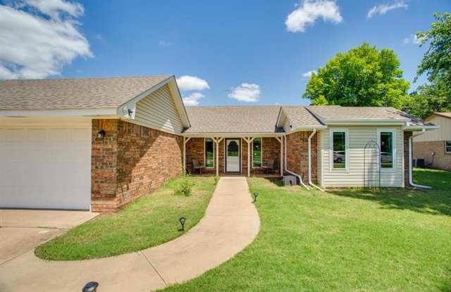 1507 Westwood Road - 1507 Westwood Road, Enid, OK 73703
