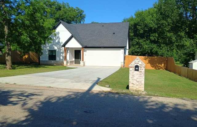 528 Pettit Drive photos photos