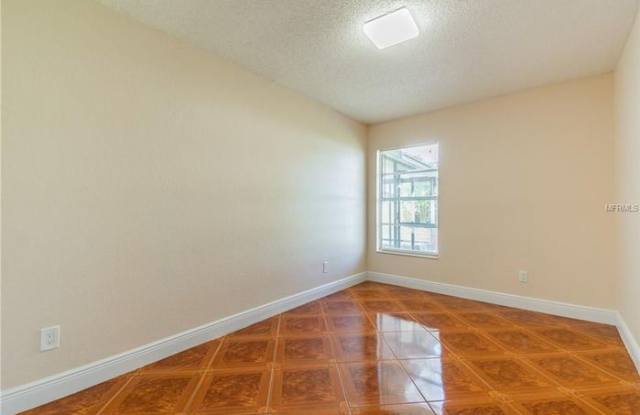 1723 West Henry Avenue Gallery 3