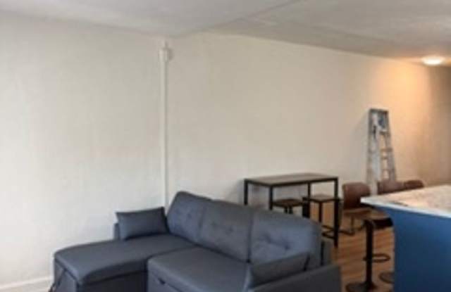 Charming 2BR Townhome in Baltimore Gallery 3