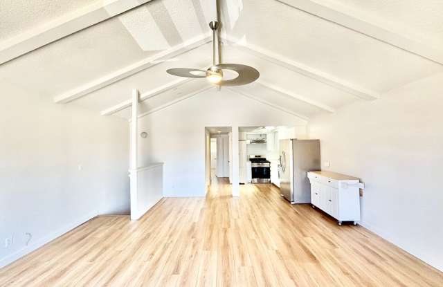 Oxnard | UPDATED | 2 Bed + 1 Bath- Upper unit | Hollywood By the Sea photos photos