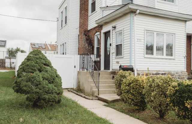 233 LEON Avenue Gallery 2