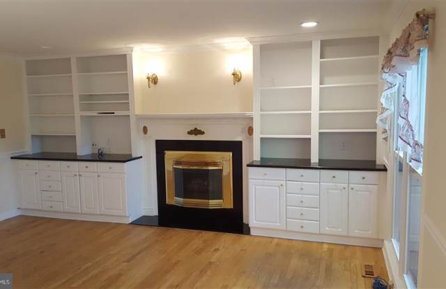 707 UPHAM PLACE NW Gallery 2