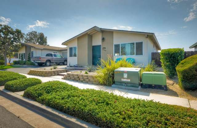 55 yrs Plus ONLY Community! Lovely and Breathtaking 2 Bed 2 Bath unit in Oceanside - 3643 North Way, Oceanside, CA 92056
