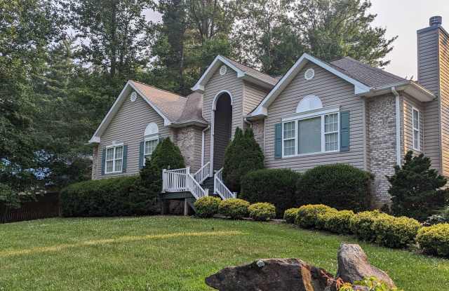 Stylish, Move-In-Ready Home with Designer Touches and Scenic Privacy Gallery 3