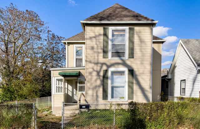 Downtown Home with fence and nice updates and clawfoot tub photos photos