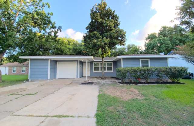 1026 16th Ave. N - 1026 16th Avenue North, Texas City, TX 77590